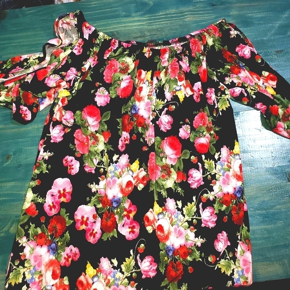 Rose Pattern Cold Shoulder Top Small - image 1